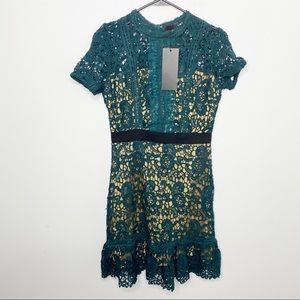 NWT DO+BE green lace cocktail dress lined gorgeous!
Size small